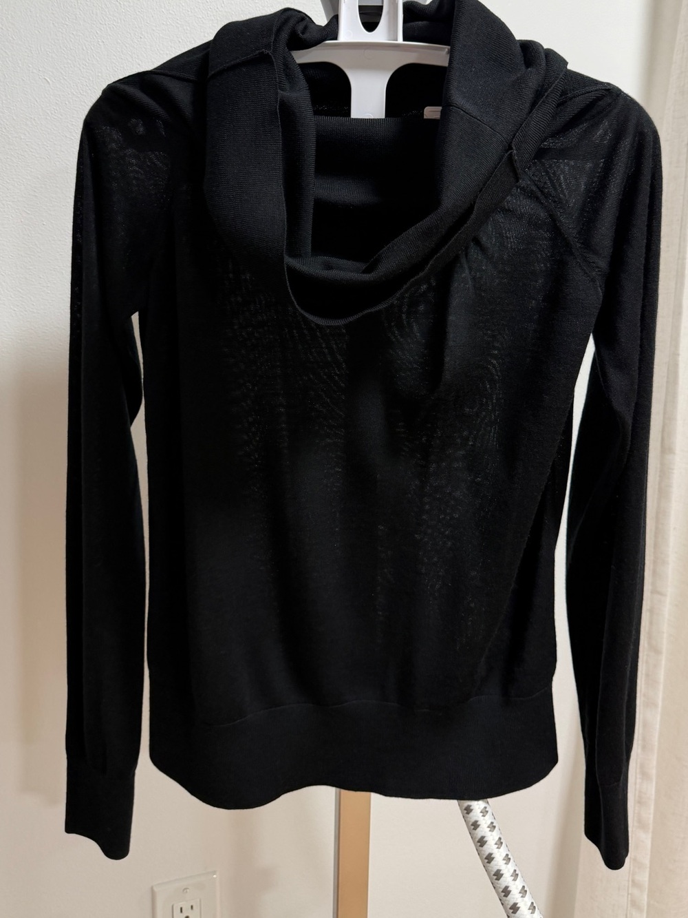 NWOT H&M Off the Shoulder 100% Wool Top - Picture 3 of 7